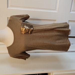 Heathered Tee w/ sequined pocket